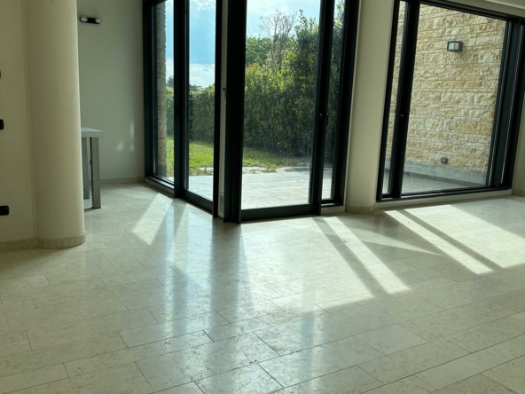 prestigiosa-villa-indipendente Merate