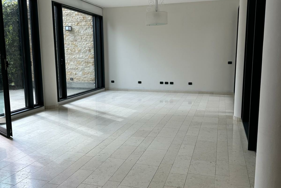 prestigiosa-villa-indipendente Merate