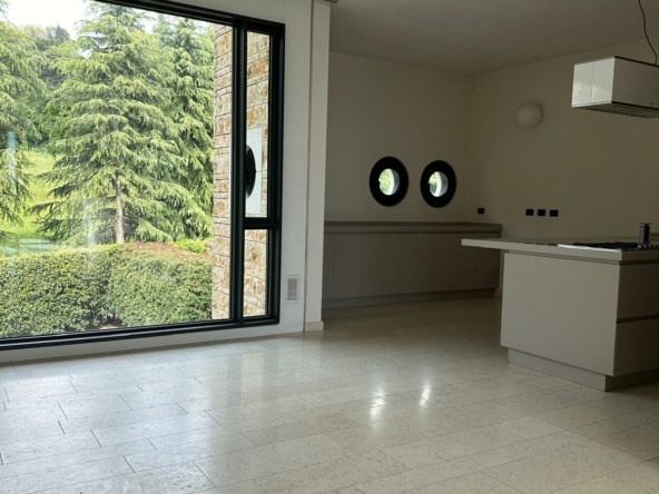 prestigiosa-villa-indipendente Merate