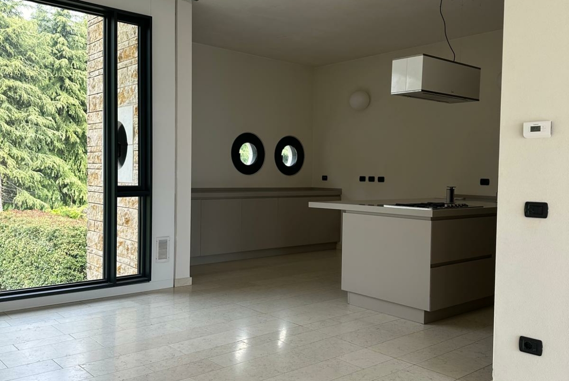 prestigiosa-villa-indipendente Merate
