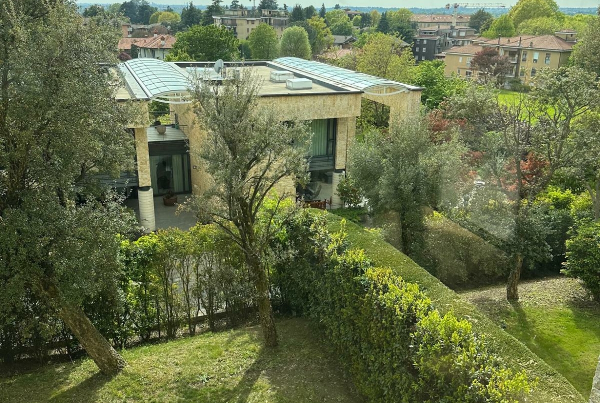 prestigiosa-villa-indipendente Merate
