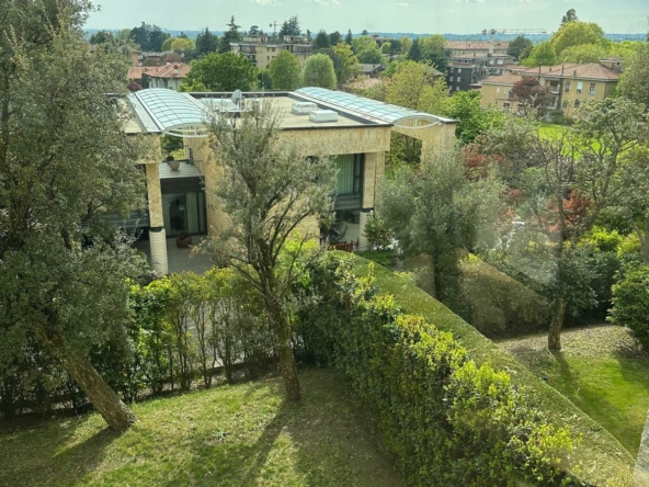 prestigiosa-villa-indipendente Merate