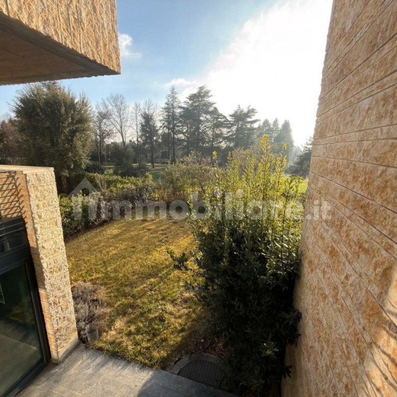 Prestigiosa Villa indipendente Merate
