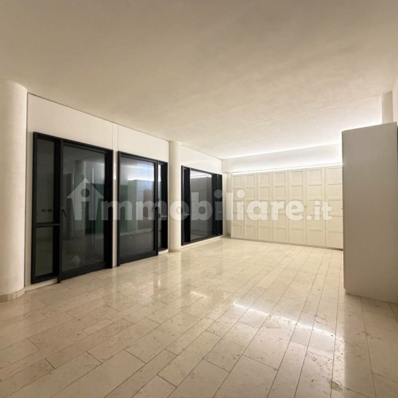 Prestigiosa Villa indipendente Merate