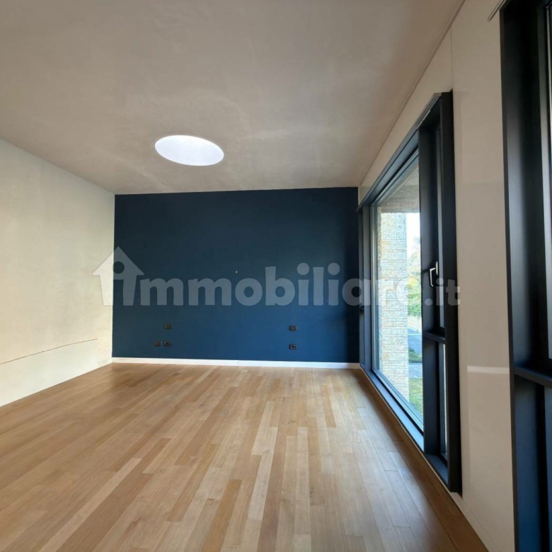 Prestigiosa Villa indipendente Merate