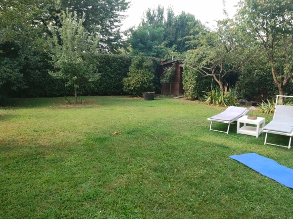 quadrilocale con giardino Biassono