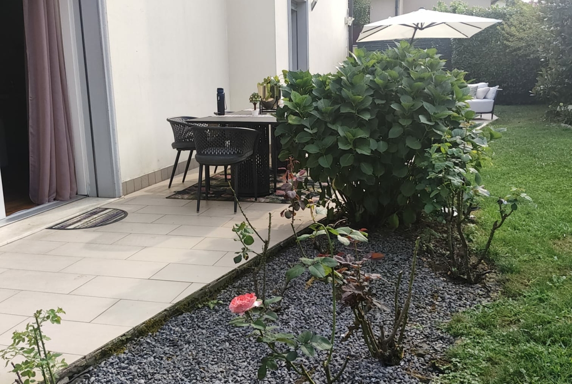 quadrilocale con giardino Biassono