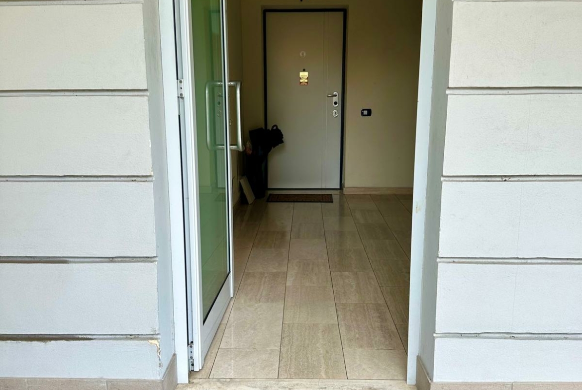 quadrilocale con giardino Biassono