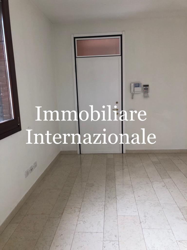 villa prestigiosa locazione Bernareggio