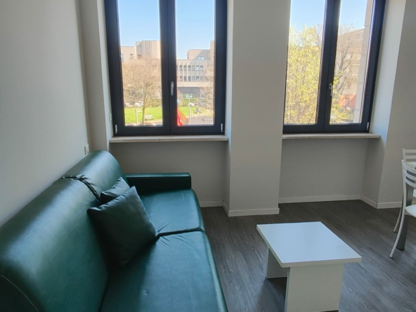 Monolocale arredato Centro Monza