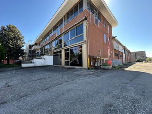 Capannone da esposizione Segrate