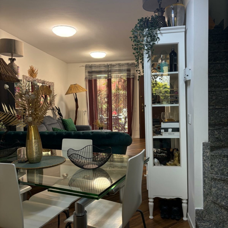 Villetta a Schiera Esclusiva a Carate Brianza